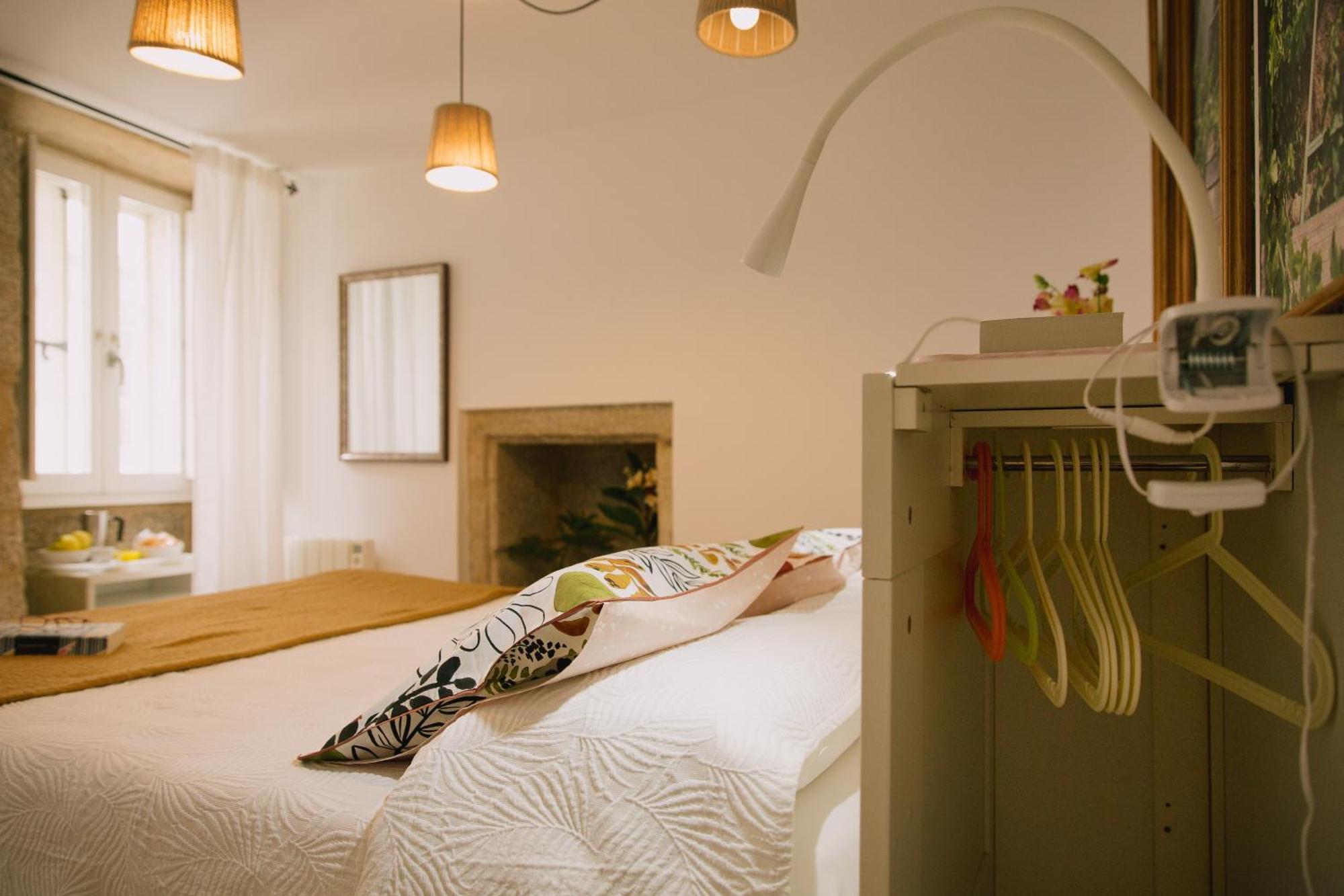 Roompedra Apartamentos Turisticos 圣地亚哥－德孔波斯特拉 外观 照片