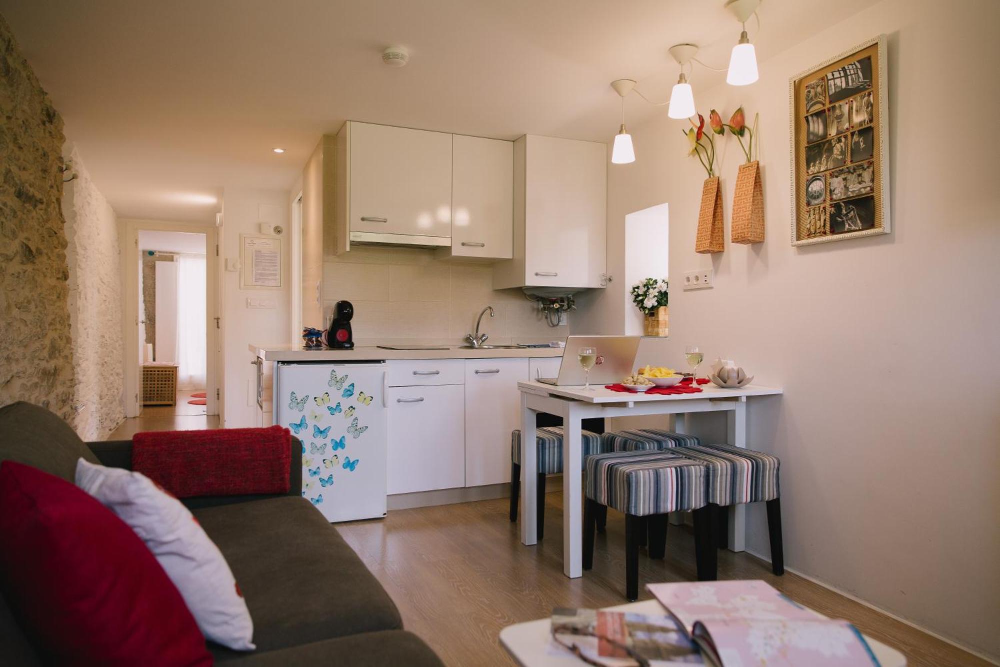Roompedra Apartamentos Turisticos 圣地亚哥－德孔波斯特拉 外观 照片